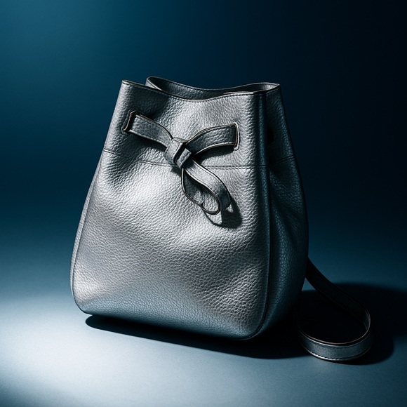 Annabel Ingall Metallic Silver Leather Crossbody Bag - Picture 2 of 5